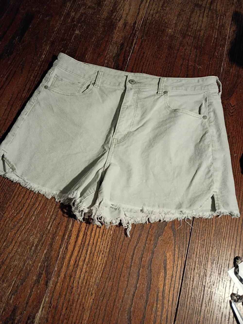 Size 14 American Eagle Grey Corduroy Raw Hem Casual Shorts Pockets Belt Loops
